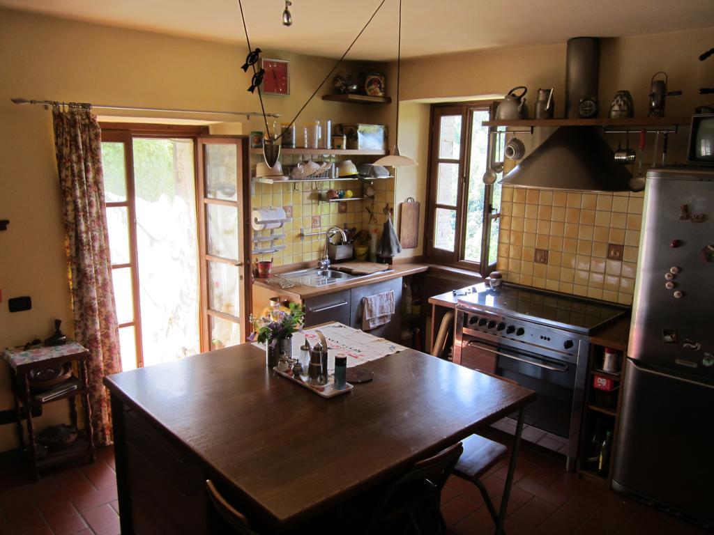 Bed and Breakfast Poggio Delle Rondini Bagnone Екстер'єр фото