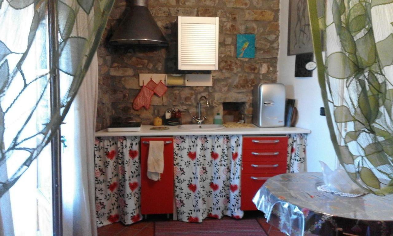 Bed and Breakfast Poggio Delle Rondini Bagnone Екстер'єр фото